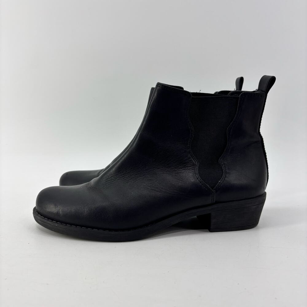 Nurture Women's Sz 7.5 Black Leather Bootie Ankle Chelsea Boot